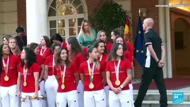 Luis Rubiales defiende el consentimiento del beso a Jenni Hermoso, aunque ella lo niega