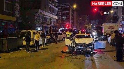 Manisa'da İtfaiye Aracının Kazası: 1 Yaralı, 7 Araç Hasar Gördü