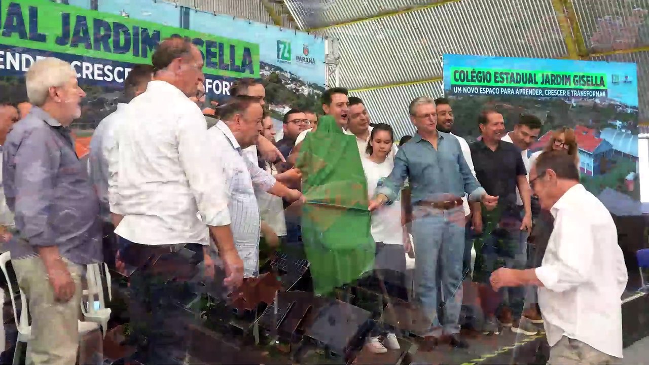 Ratinho Júnior entrega colégio em Toledo acompanhado do prefeito Costenaro