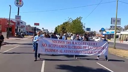 Vecinos de la colonia Raquet Club Uno