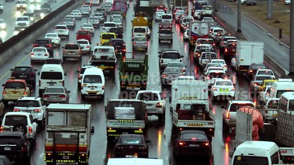 Heavy rains lash UAE - GN Headlines