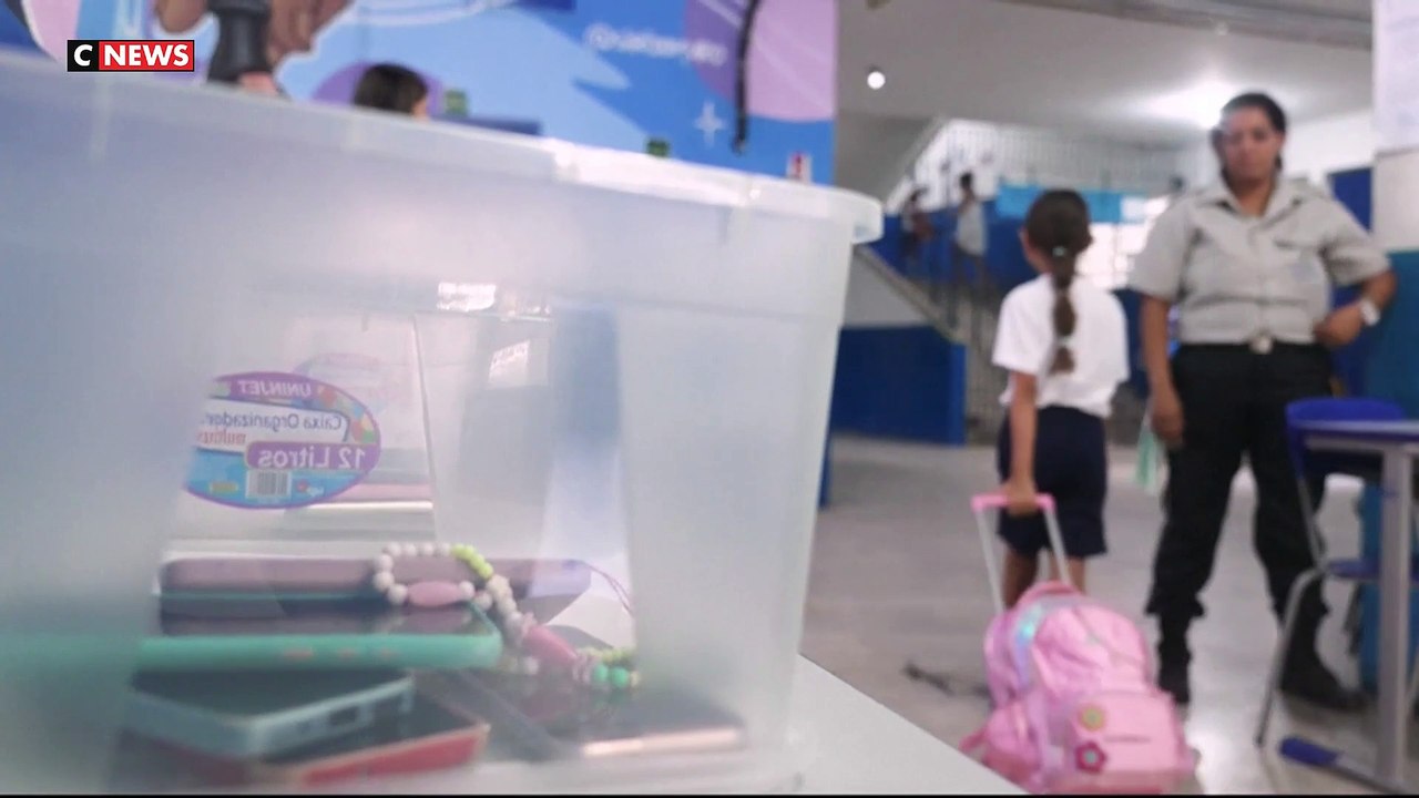 Brésil : téléphones interdits dans les cours d'écoles