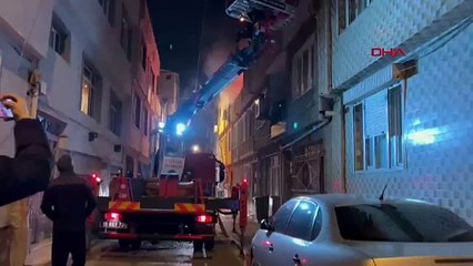 Apartmanda çıkan yangın, elektrik hattına sıçrayınca ortalık savaş yerine döndü