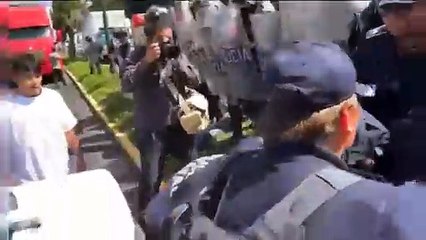 VIDEO: Violento desalojo de bloqueo en Toluca, hay 7 detenidos