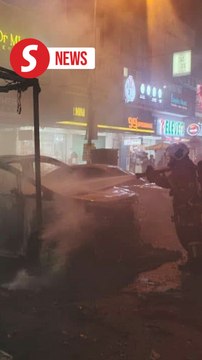 Five vehicles destroyed after fireworks stall catches fire in Cheras