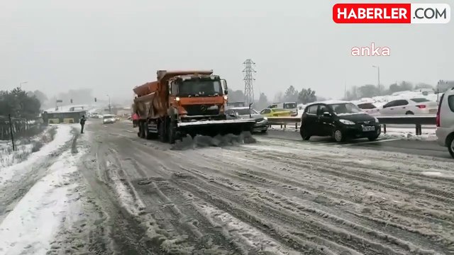 Akom'dan İştanbul'daki Kar Yağışı İçin Yeni Uyarı: Öğle Saatlerinden İtibaren Etkisi Artacak