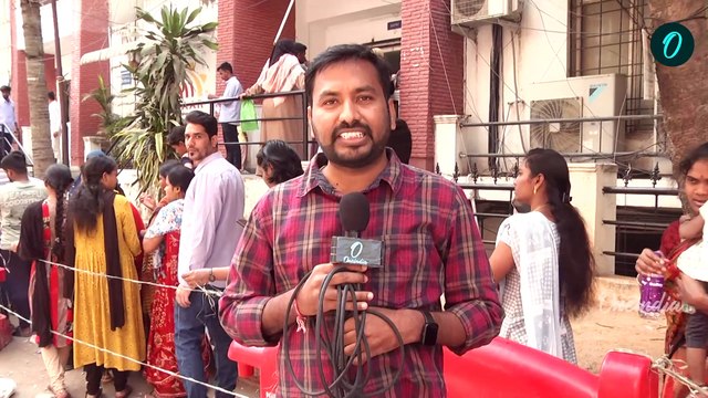 Aadhaar Card: ఆధార్ సెంటర్ వద్ద భారీ క్యూ లైన్లు..! Oneindia Telugu