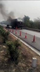 कंटेनर में लगी आग