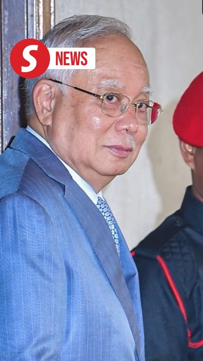 Najib wants to cite ex-AG for contempt over royal addendum order
