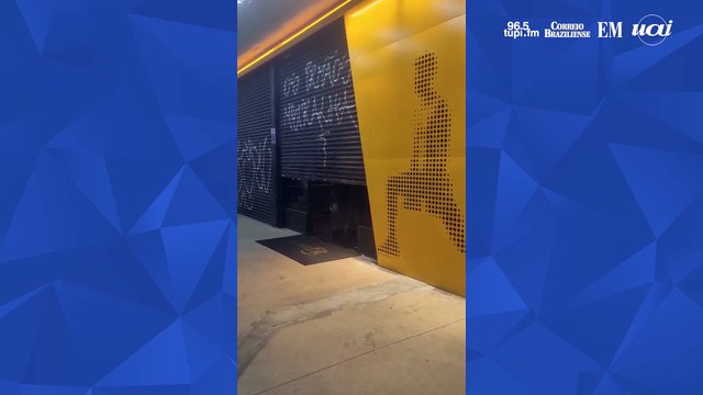 Homem sofre parada cardíaca em academia, bate cabeça e morre