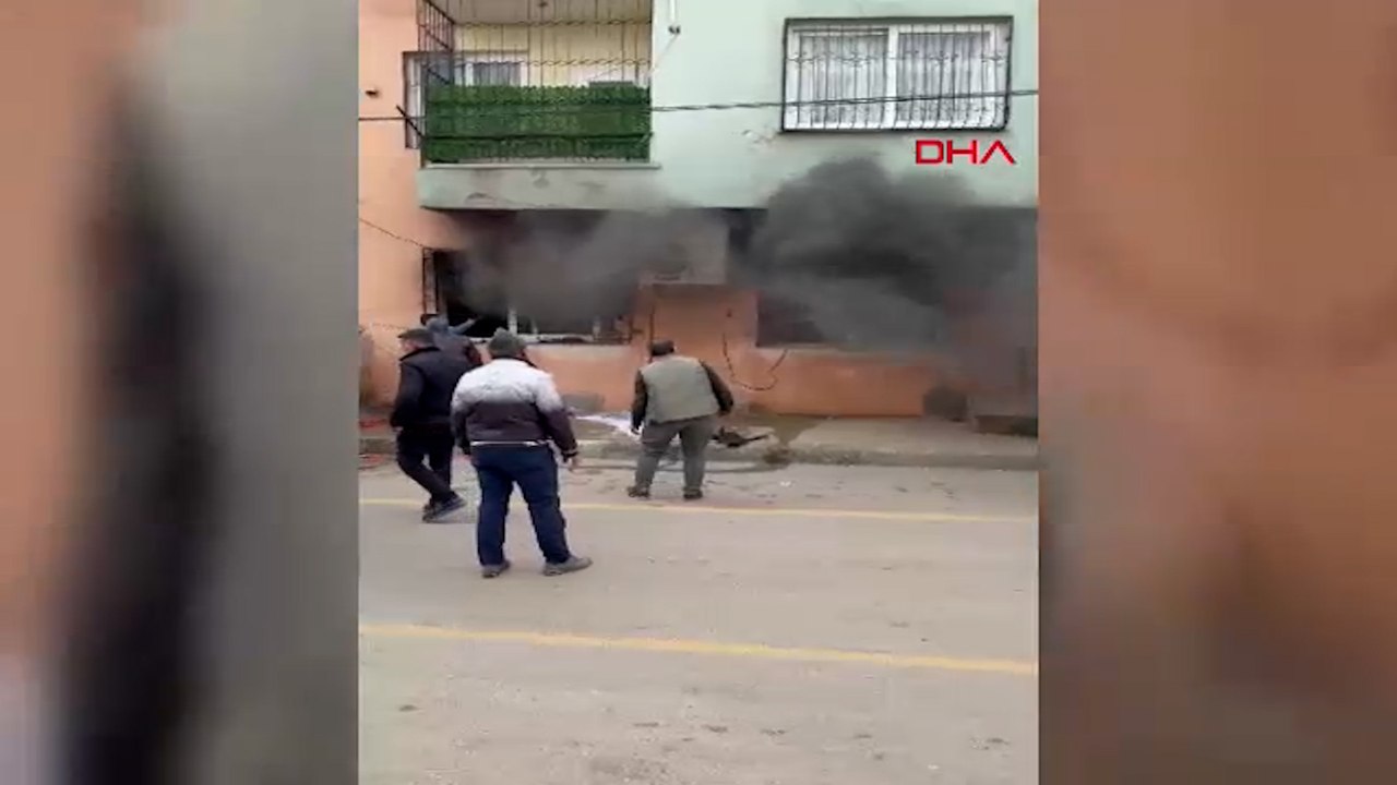 Yangında mahsur kalan 3 çocuk itfaiye ekipleri tarafından kurtarıldı