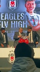 Beşiktaş, yeni gençlerine imzayı attırdı