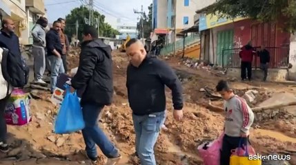 I palestinesi ritornano a casa, nel campo profughi ridotto in macerie