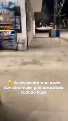 Joven encuentra a su novio con otra mujer y él la arrastra cuando huye en una camioneta