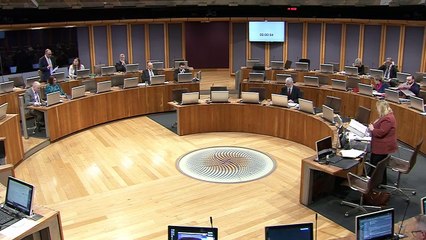 Cefin Campbell MS raises the issue of absurd business rates in Aberystwyth at the Senedd
