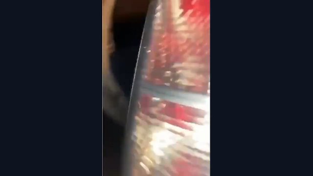 Trio de adolescentes é detido por invadir viatura da PM estacionada em delegacia de São Vicente; VÍDEO