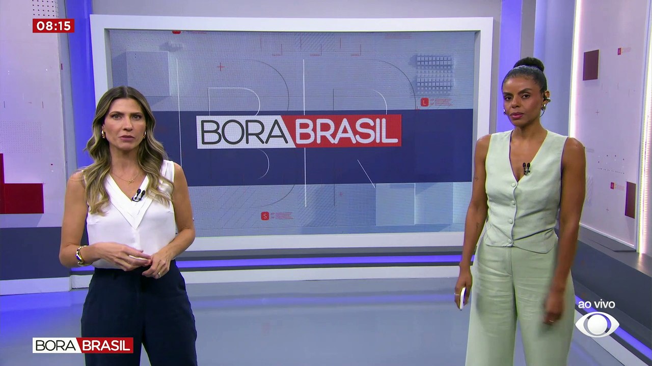 Incêndio atinge fábrica de fantasias de carnaval na zona norte do RJ