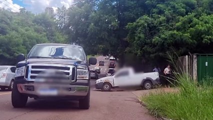 Motorista de Fiat Strada fica ferido em acidente na Rua Manaus