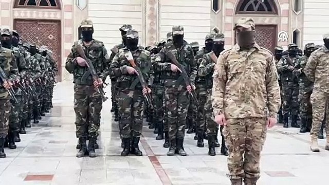 Suriye'de askeri mezuniyet töreni