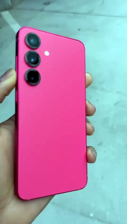 Samsung Galaxy S25 Coralred Super Compact
