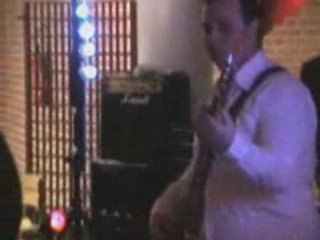 LES Z'INVITES ROCK - La bombe humaine