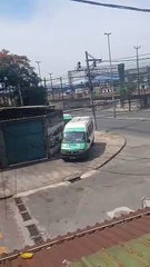 Helicóptero da PM é atingido por tiros no Rio