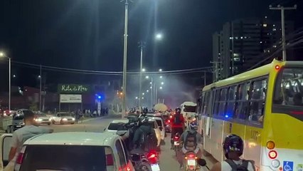 Novo protesto bloqueia AL-101 Norte contra paralisação do transporte escolar