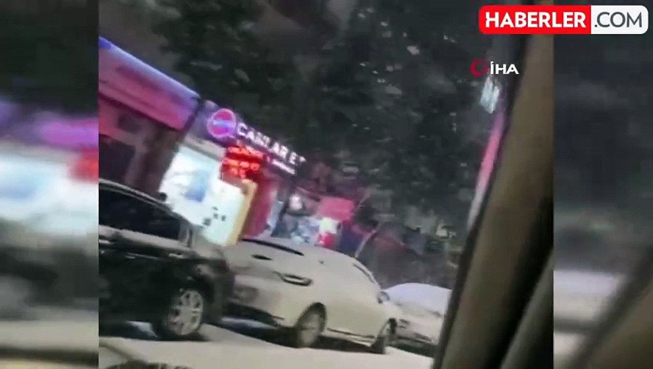 İstanbul okullar tatil mi SON DAKİKA? 13 Şubat Perşembe bugün İstanbul'da okul yok mu (İstanbul Valiliği Açıklaması- KAR TATİLİ)?