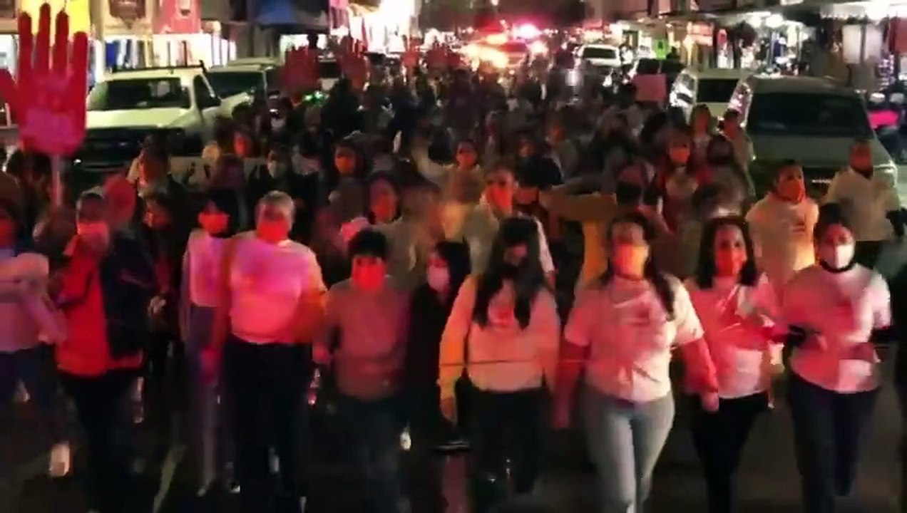 Marchan por la eliminación de la violencia contra la mujer en la frontera