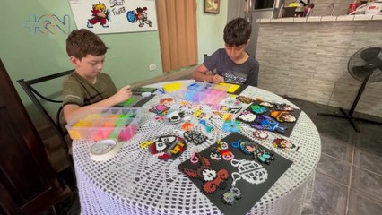 mqn-niños emprendedores inician su negocio a punta de arte pixel-120225