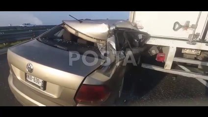 Abogado estrella auto contra camión de carga y queda grave