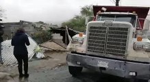 Camión de volteo impacta vivienda y deja 5 lesionados en Monterrey