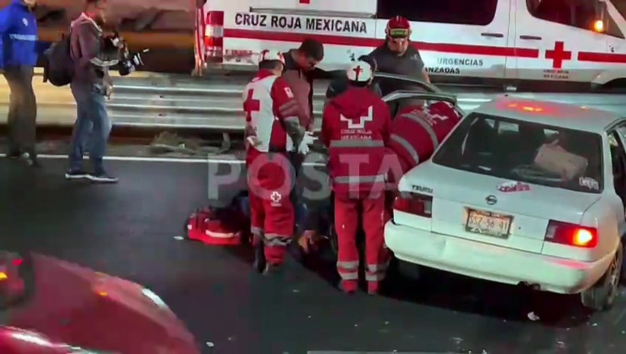 Estrellan auto contra muro en Monterrey; descartan sean tránsitos