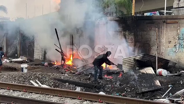 Incendio consume un tejaban en colonia Talleres