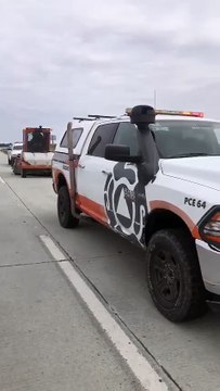 Tráiler vuelca en puente de Sabinas Hidalgo, Nuevo León