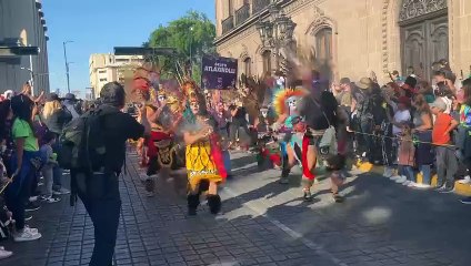 Realizan tercera edición del desfile de Día de Muertos en Monterrey