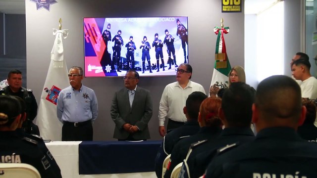 VIDEO: Andrés Mijes reconoce a 57 policías destacados de Escobedo