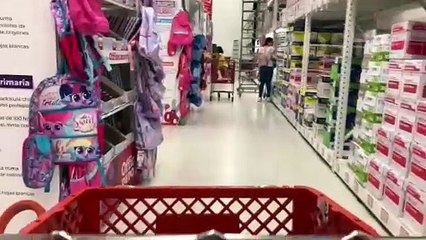 Se preparan padres de familia a un día del regreso a clases