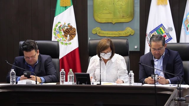 Ofrece Cristina Díaz apoyos a adultos mayores en agosto