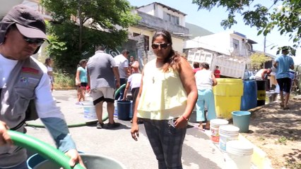 Agradecen familias de Guadalupe reparto de agua a través de pipas