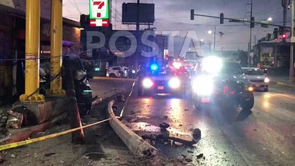 Estrella conductor alcoholizado su camioneta y derriba dos postes