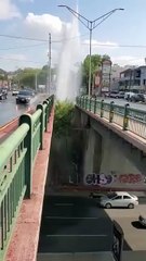 Reportan fuga de agua en puente Miravalle en el municipio de San Pedro