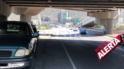 Encuentran cuerpo en descomposición en fondo de registro de la CFE