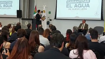 Presenta Samuel García acciones contra sequía a estudiantes de la UDEM