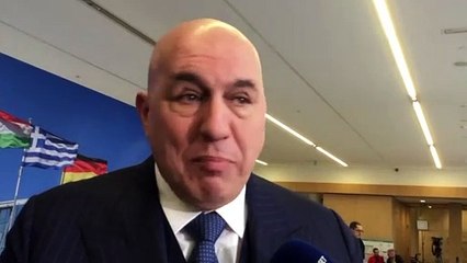 Ucraina, Crosetto: “Suicida forza di pace solo europea”