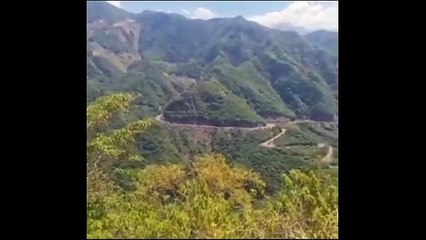 Reportan dos militares muertos al volcar en Topia