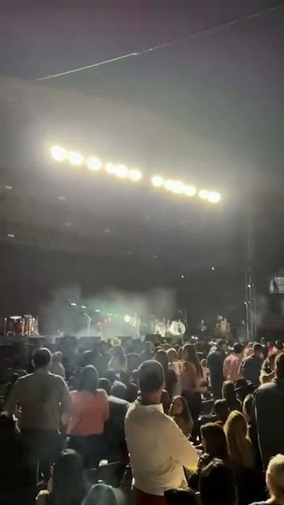 Se desvanece Ricky Muñoz en presentación de Intocable