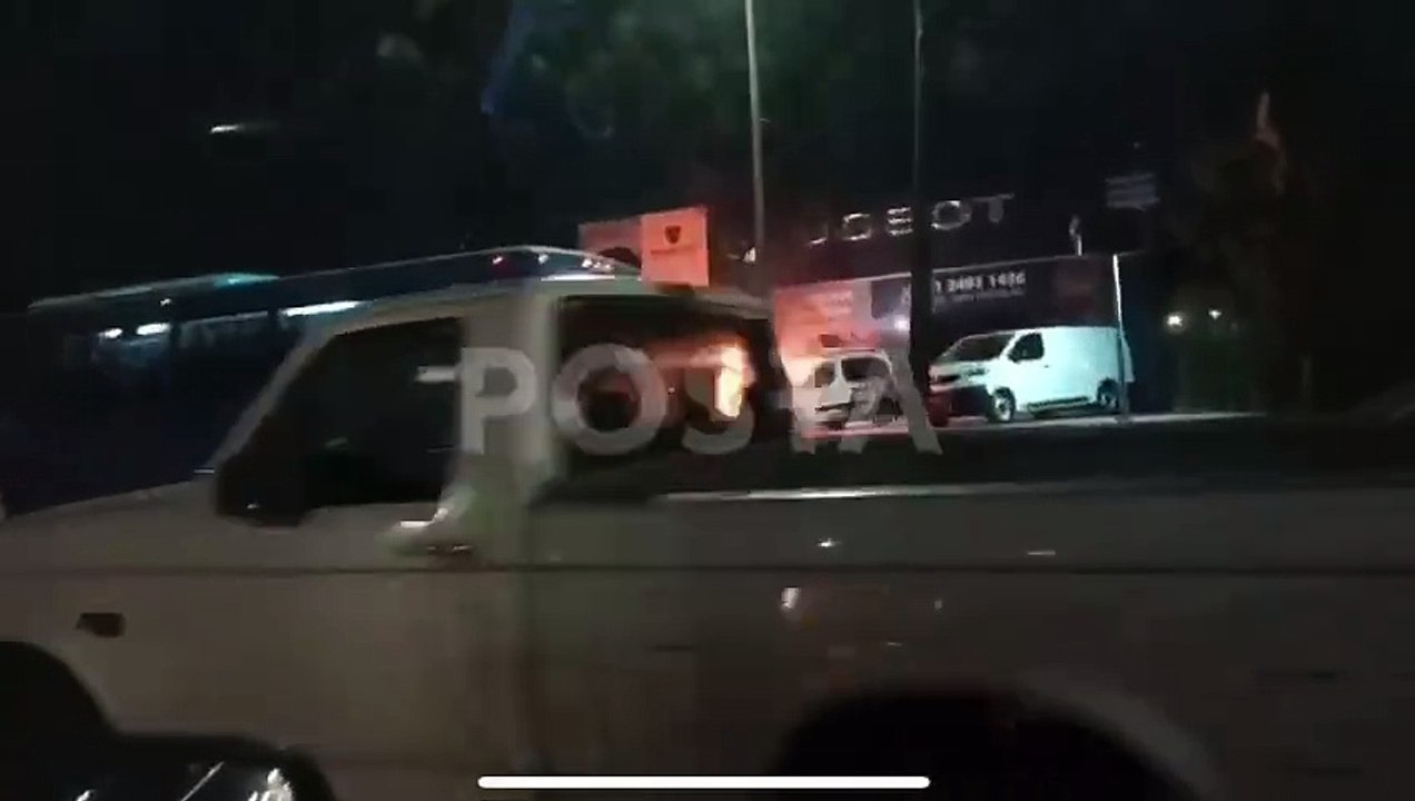 Consume incendio auto nuevo en agencia Peugeot en San Nicolás