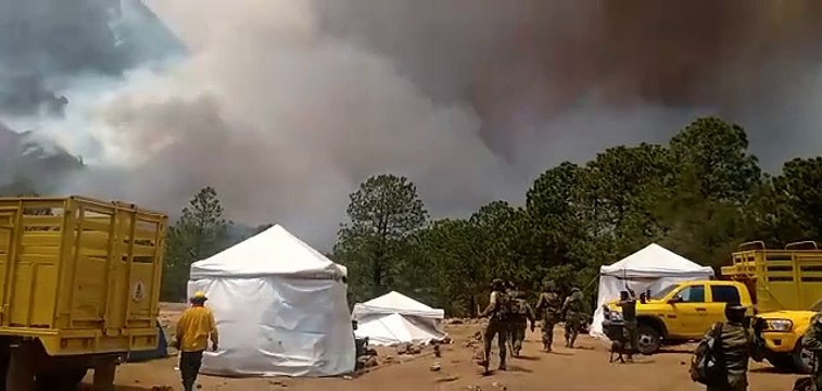 Controlan 80% de incendio en Sierra de Santiago; Evacuan a familias
