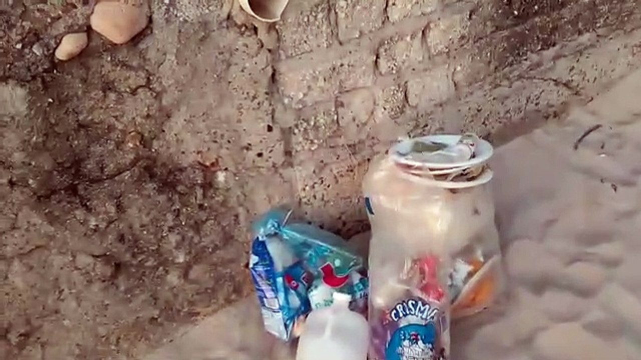 ¡Basura en las playas! Se van los turistas y la basura se va al mar